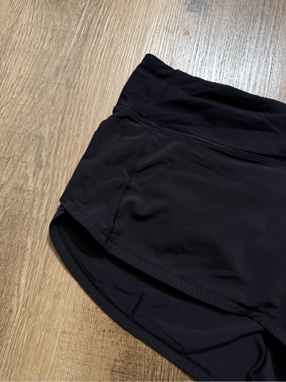 Lululemon Speed Up Shorts - Picture 2 of 7
